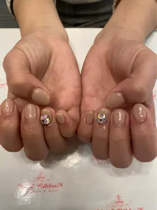 ネイル ネイルリボン 受付スタッフのネイルデザイン