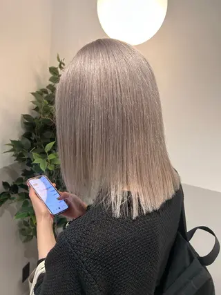 ミディアム カラー 薄田 珠美のヘアスタイル