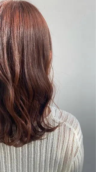 セミロング カラー 岡田 真弥のヘアスタイル