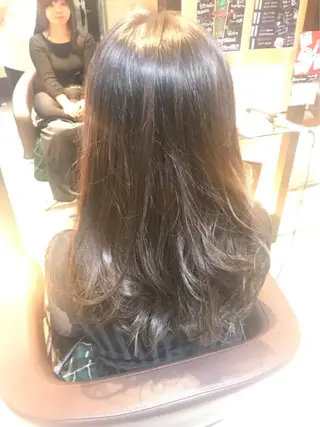 セミロング パーマ ❣️大人色気レイヤー 美髪縮毛 金山❣️のヘアスタイル