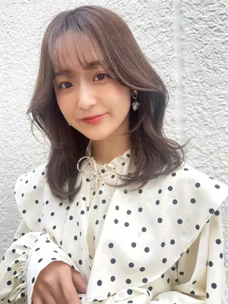 セミロング カラー 韓国レイヤーカット/ ダブルカラーのヘアスタイル