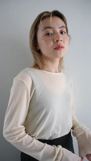 ミディアム カラー 落合希 Olivebeigeのヘアスタイル