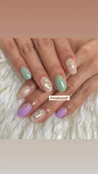 セミロング パーマ ヘアアレンジ ネイル マツエク・マツパ 荒木 莉奈のネイルデザイン
