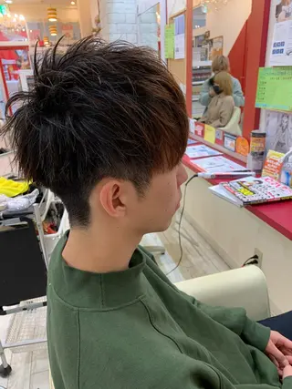 ショート ヘアアレンジ メンズ 今村公介 ブリーチ特化、派手髪のヘアスタイル
