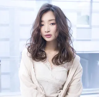 セミロング 美髪矯正・レイヤー 倉友哉のヘアスタイル
