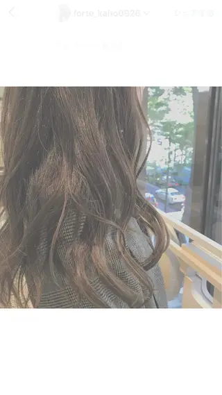 ロング カラー TRENCH 相澤 果歩のヘアスタイル