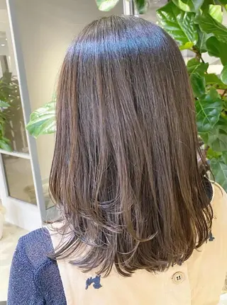 ミディアム 表参道ミディアム レイヤー山岸季生のヘアスタイル