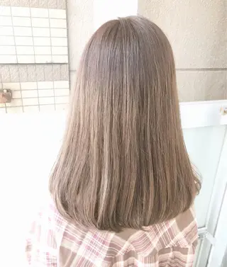 ミディアム 岩谷/ブリーチ 🪽透明感カラーのヘアスタイル