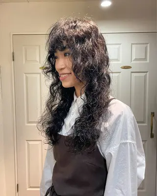 ロング パーマ 外山貴章/パーマ/ 新宿/新宿三丁目のヘアスタイル