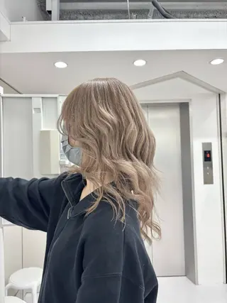 セミロング カラー 🎗副店長/井上 竜 ブリーチ指名No.1のヘアスタイル