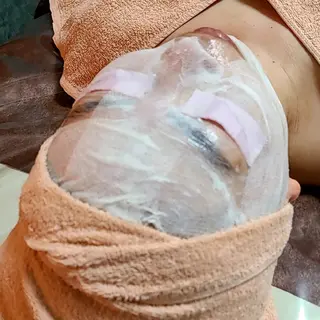 顔ツボ整顔セラピスト 三根百恵のエステ・リラクイメージ