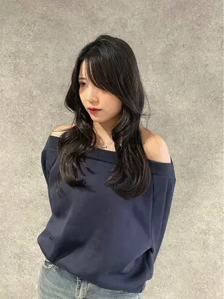 ロング カラー 紅都🫧透明感 水光カラー🫧のヘアスタイル