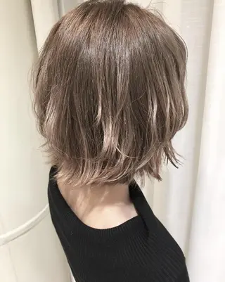ショート カラー ブリーチ/ハイトーン /大人バレイヤージュのヘアスタイル