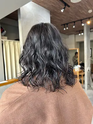 セミロング 川筋 桃果のヘアスタイル