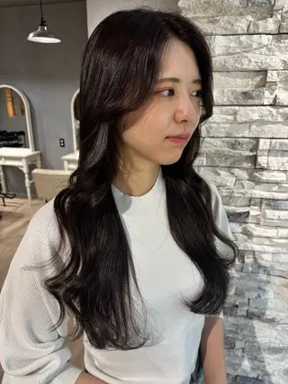 ロング Maki /透明感カラーのヘアスタイル