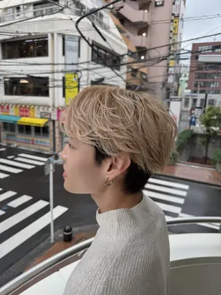 メンズ メンズ特化シャドウパ ーマラウンドマッシュのヘアスタイル