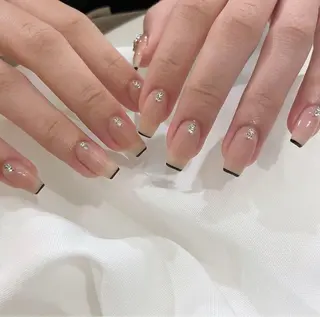 ミディアム Aila Nail HanChanのネイルデザイン