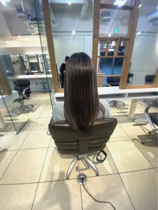 ロング カラー 青山 光のヘアスタイル