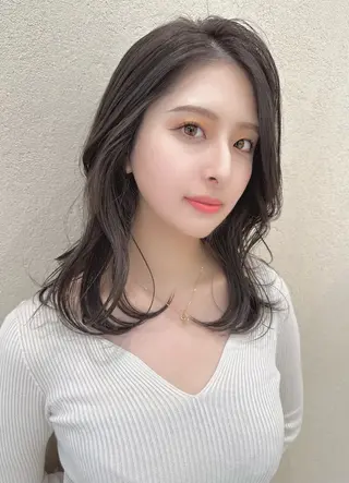 ミディアム カラー 韓国レイヤーカット 🧸ベージュカラーのヘアスタイル