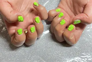 ネイル VIERU 🌈🎀💖のネイルデザイン