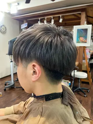 ショート カラー メンズ 三浦 健太郎のヘアスタイル