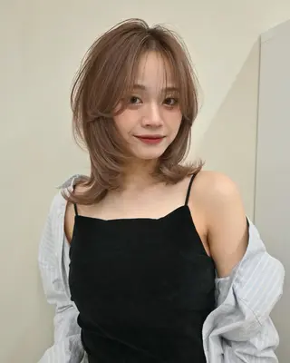 ミディアム カラー aya / ニュアンスカラーのヘアスタイル