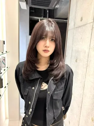 セミロング カラー 透明感カラー・レイヤ ー🎀amika🎀のヘアスタイル