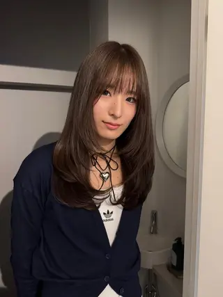 ロング カラー ヘアアレンジ mina 🌷のヘアスタイル