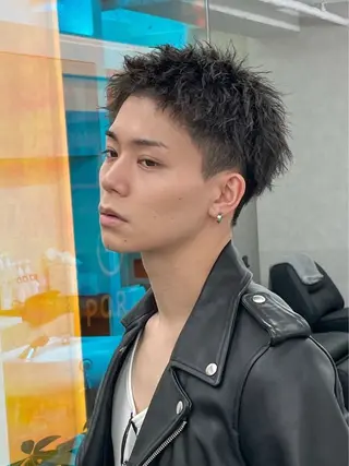 メンズ フェザーパーマ浦和 スパイキーショートのヘアスタイル