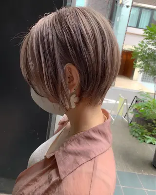 ショート カラー ボブ　ショート 特化 迫田紘史のヘアスタイル