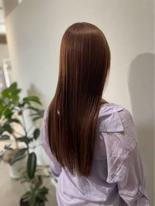 ロング Re room. 女性スタイリストのヘアスタイル