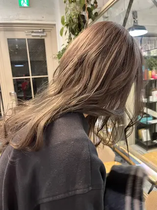 ロング カラー 赤み消しカラー/ ナチュラル/トモキのヘアスタイル