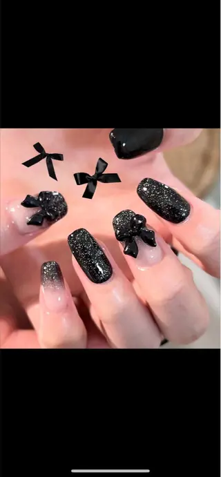 ネイル nailist mana𖤐´-のネイルデザイン