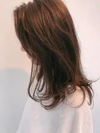 セミロング カラー 伊藤 さやかのヘアスタイル