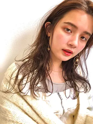 セミロング パーマ 顔周りレイヤー/韓国 ブリーチminamiのヘアスタイル
