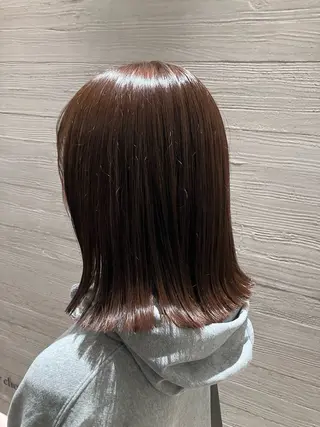 ミディアム カラー サキ🤍ハイトーン 🩰くびれ巻きヘアのヘアスタイル