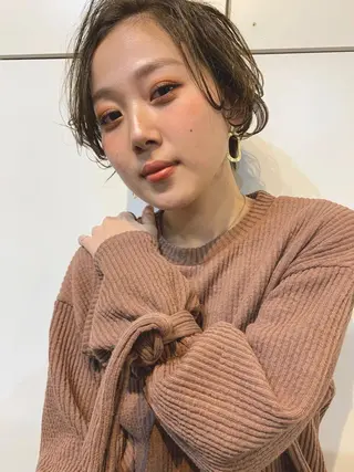 ショート カラー パーマ 安達 俊亮のヘアスタイル