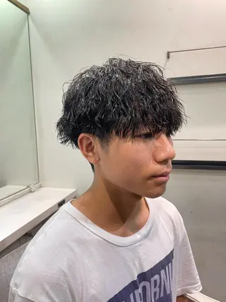 パーマ メンズ 大阪美容師 井上智博のヘアスタイル