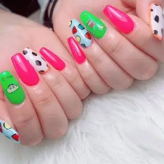 ミディアム artnailgallery所属・gallery Yumiのネイルデザイン