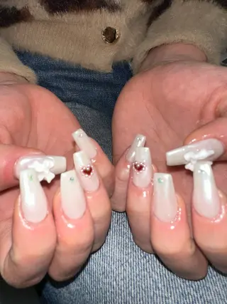 ネイル 個性派ネイル 🌼 ハルカ ♡の眉毛・アイブロウイメージ