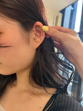 Yui⭐️ 透け感カラーのヘアスタイル