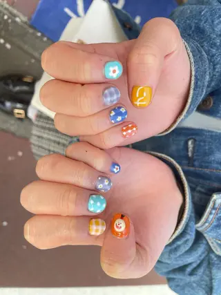 ネイル はばすみれ🎀ﾈｲﾙ 光ﾌｪｲｼｬﾙ ﾍｱのネイルデザイン