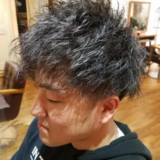 ショート パーマ メンズ 内村 純也のヘアスタイル