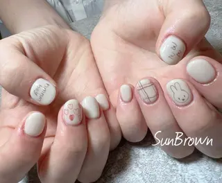 ネイル Sun Brown サンブラウンのマツエク・マツパデザイン