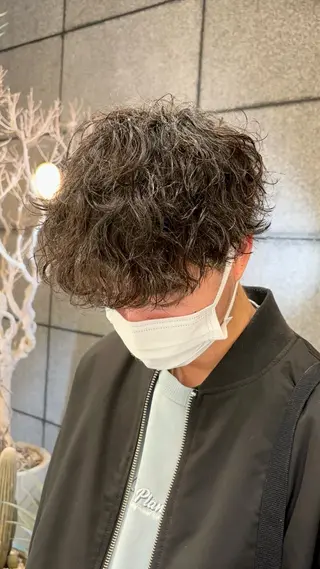 ミディアム パーマ メンズ 🥇メンズパーマ /縮毛矯正/木村神心のヘアスタイル