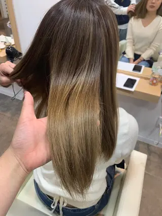 ミディアム 透け感✨ダメージレス カラーHana🤍のヘアスタイル