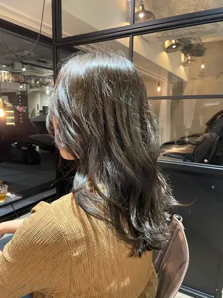 セミロング カラー 艶感/レイヤーカット 🌐Taketoのヘアスタイル
