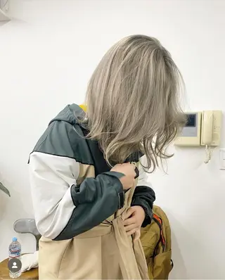セミロング カラー パーマ ヘアアレンジ メンズ キッズ ネイル マツエク・マツパ アイブロウ 韓国風×透明感カラー 髪質改善オタベシンヤのヘアスタイル