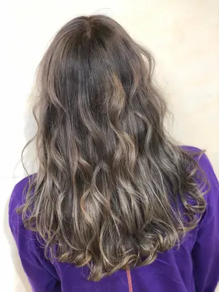 ロング カラー 海外レイヤー/ 梅田美容室のヘアスタイル