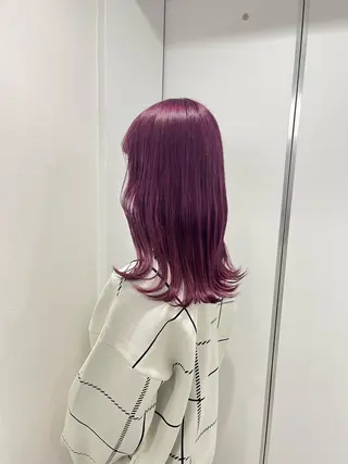 セミロング カラー ヘアアレンジ 🩵色落ち可愛い 寒色カラー🩵のヘアスタイル